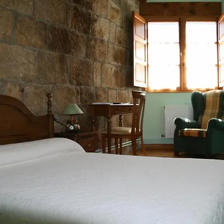 Vallucos Inn *